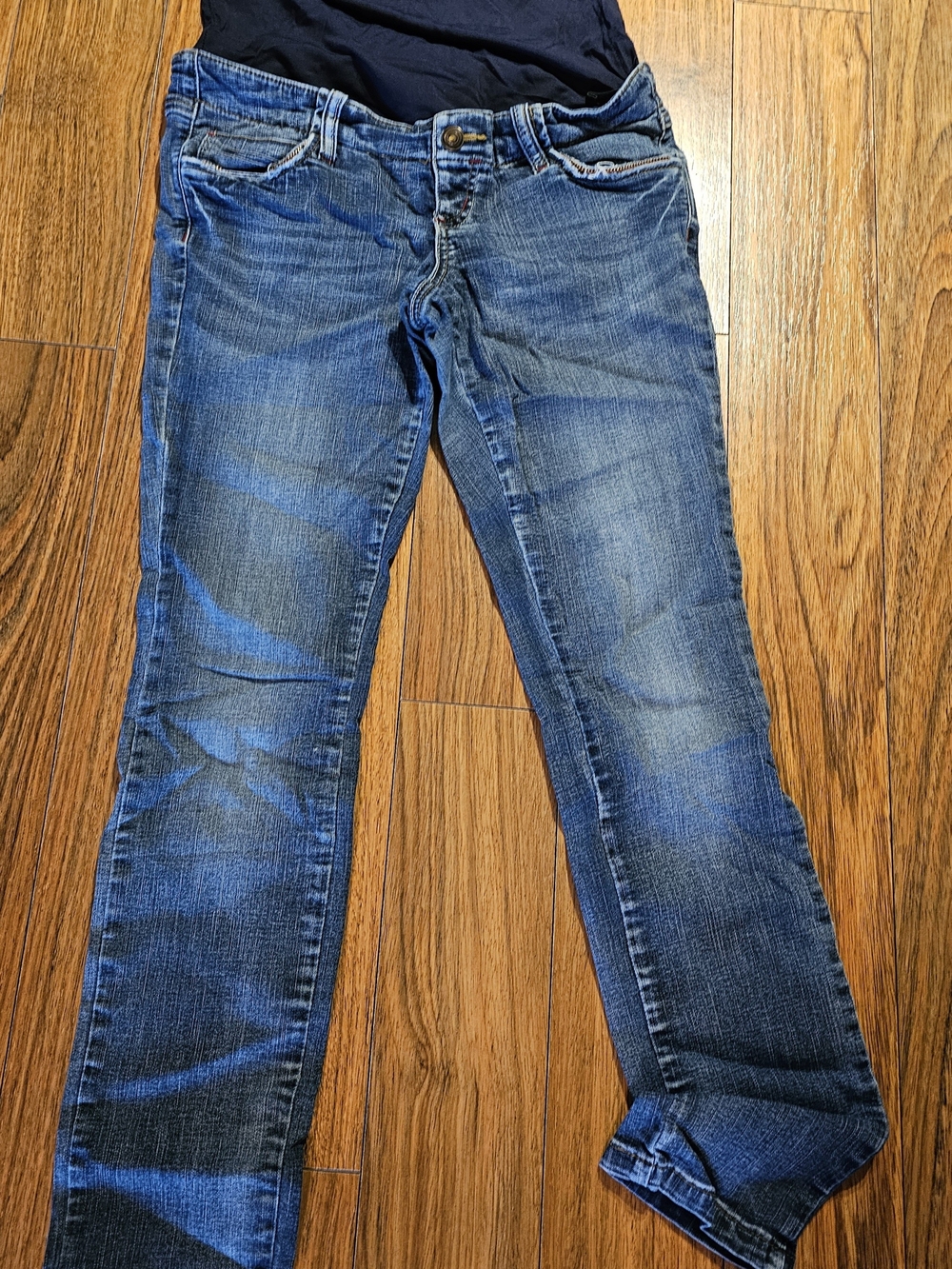 Thyme Maternity Straight Leg Jeans in Medium Blue Wash